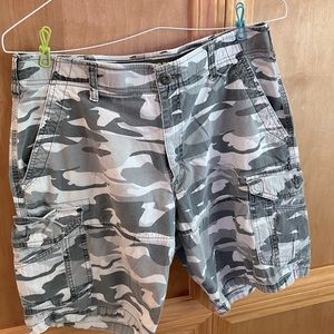 Men’s cargo shorts